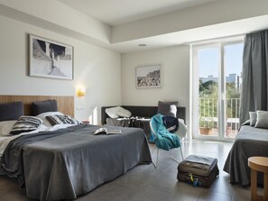 Minibar, in-room safe, desk, blackout curtains - Colle Del Sole Hotel (Alberobello)