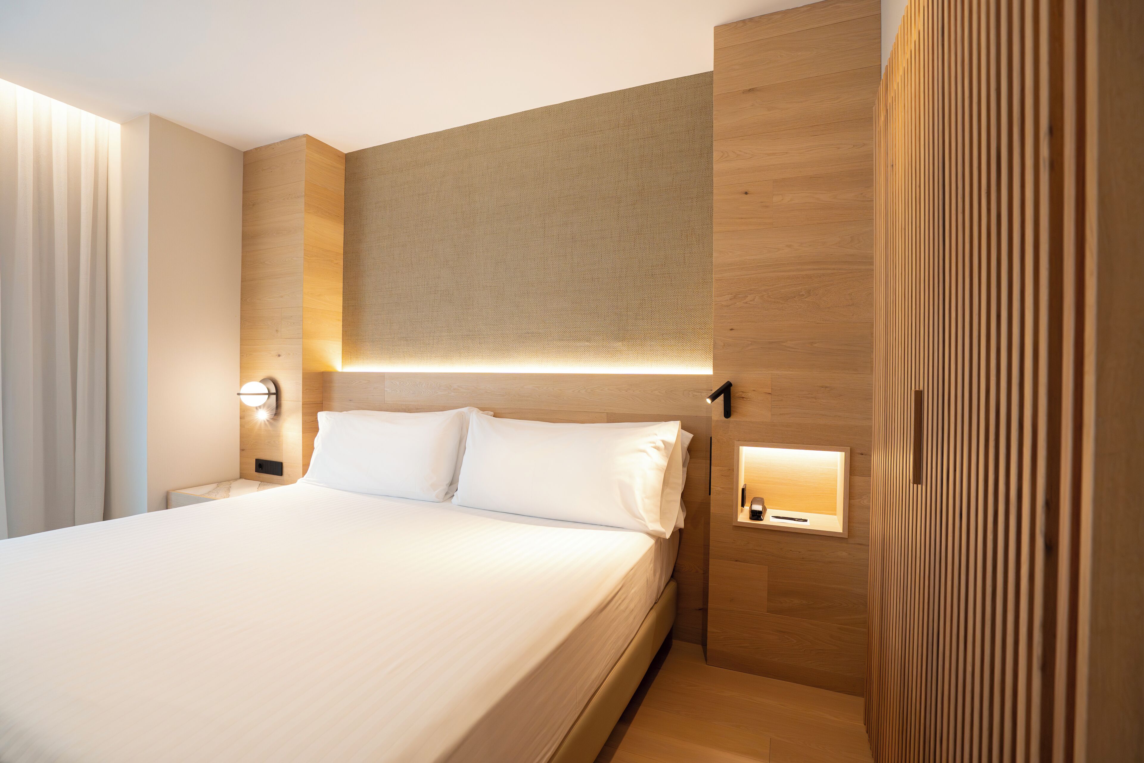 1 bedroom, minibar, in-room safe, desk