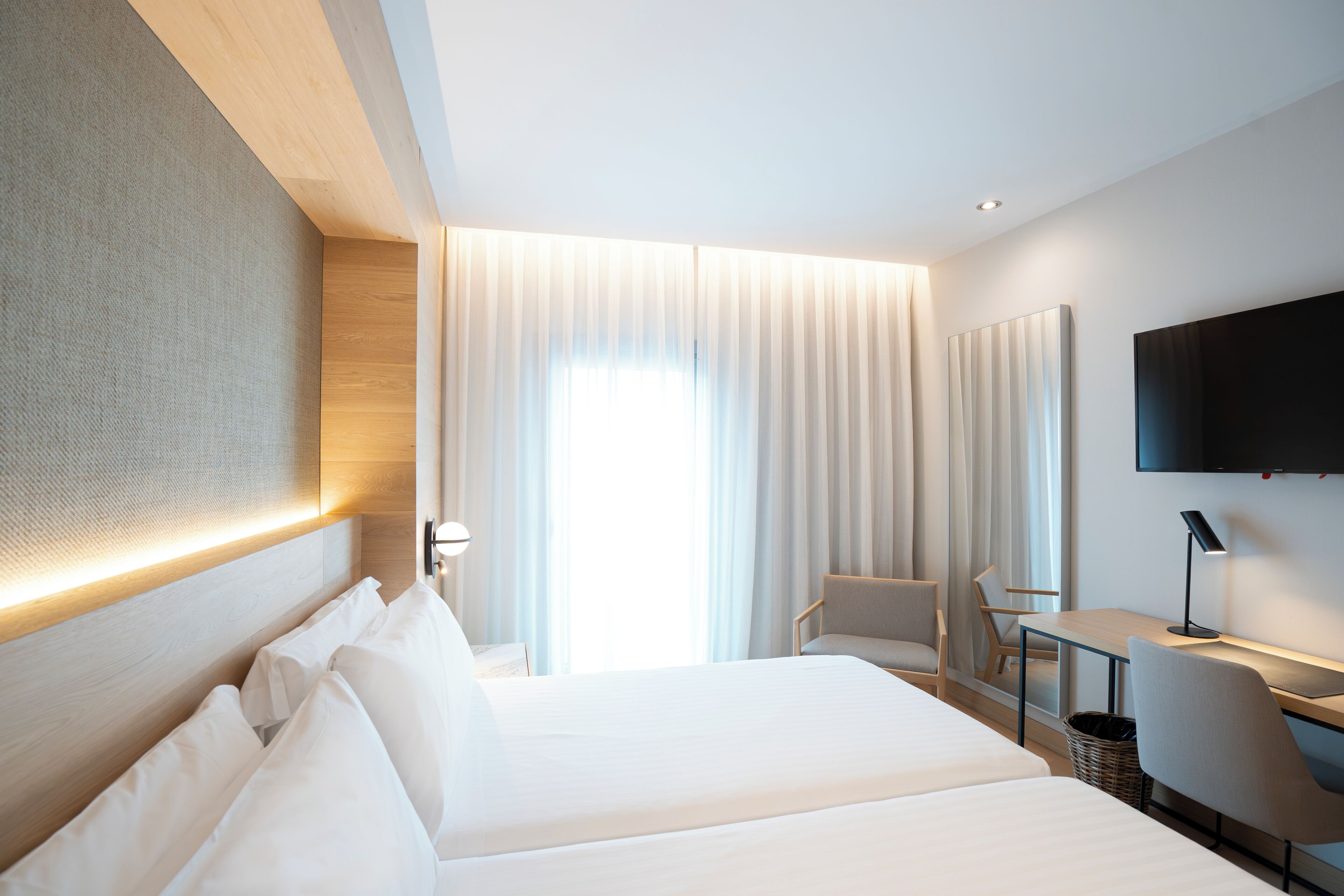 1 bedroom, minibar, in-room safe, desk