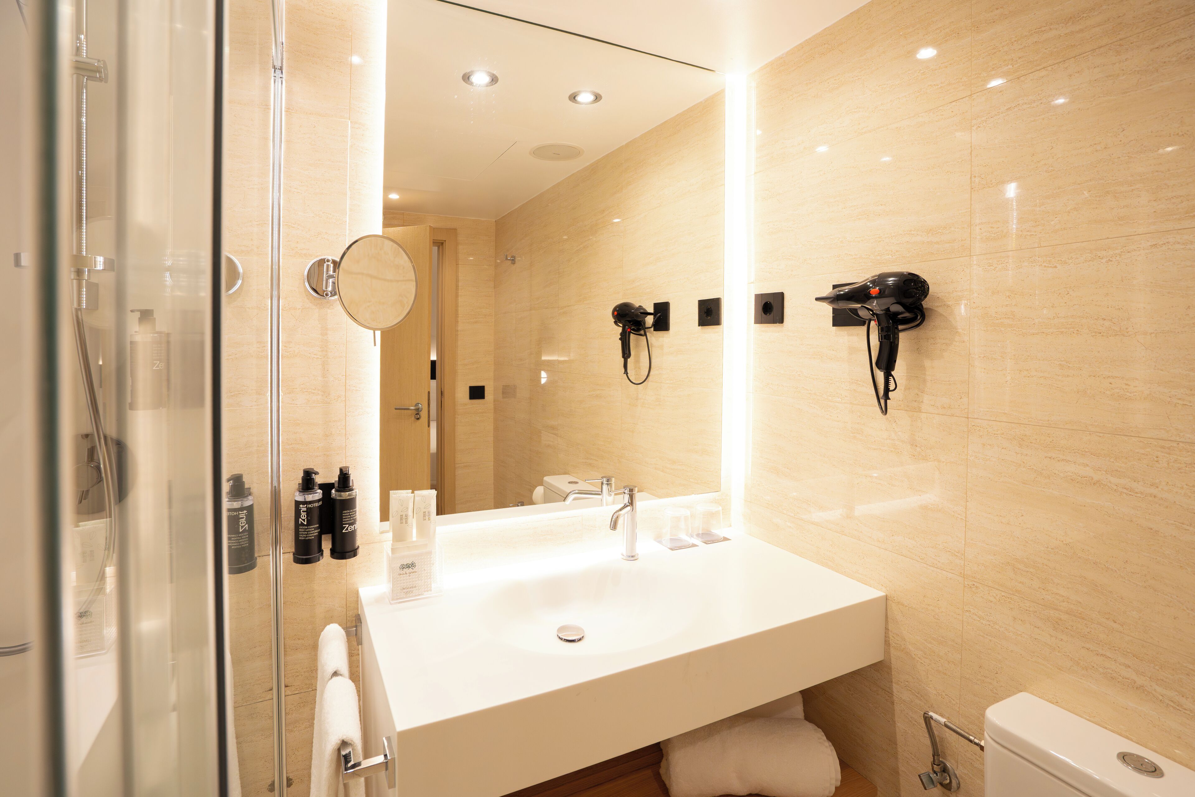single room | bathroom | bathtub, deep-soaking bathtub, free toiletries, hair dryer