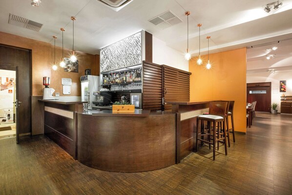 Café da manhã com buffet todos os dias (CZK 420 por pessoa)