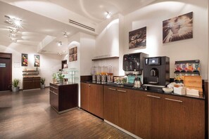Päivittäinen buffetaamiainen maksusta