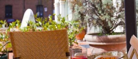 Dîner servi sur place, restauration en plein air