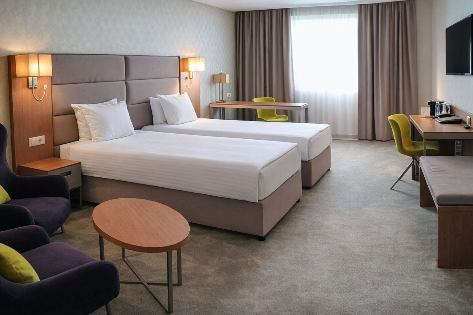 Executive-rum - 2 enkelsängar | Minibar, värdeförvaringsskåp på rummet och skrivbord