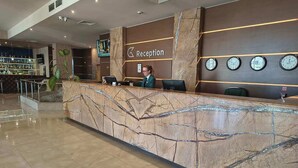 Reception - Golden Tulip Varna (Varna)