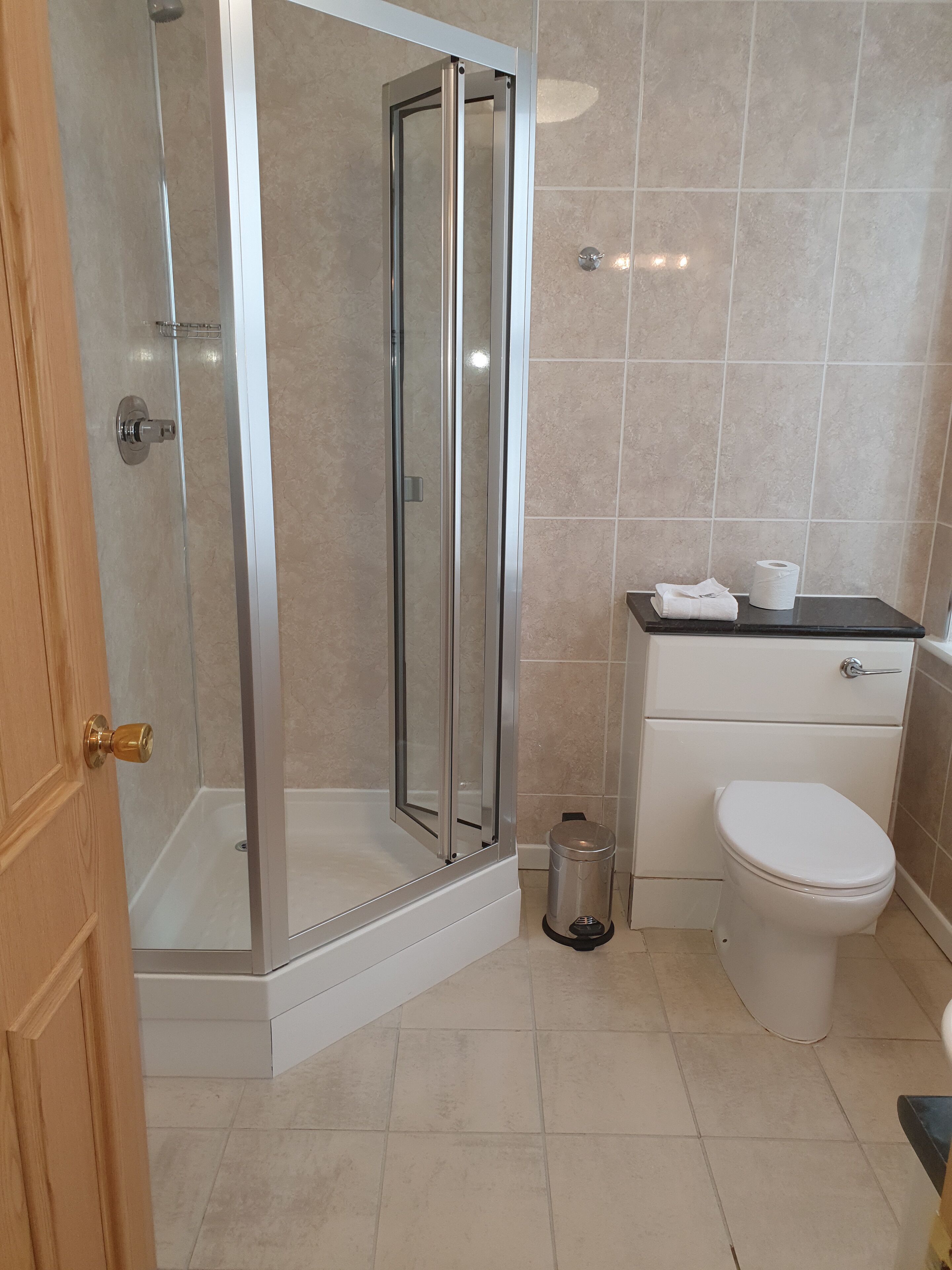 standard twin room | bathroom | hair dryer, towels