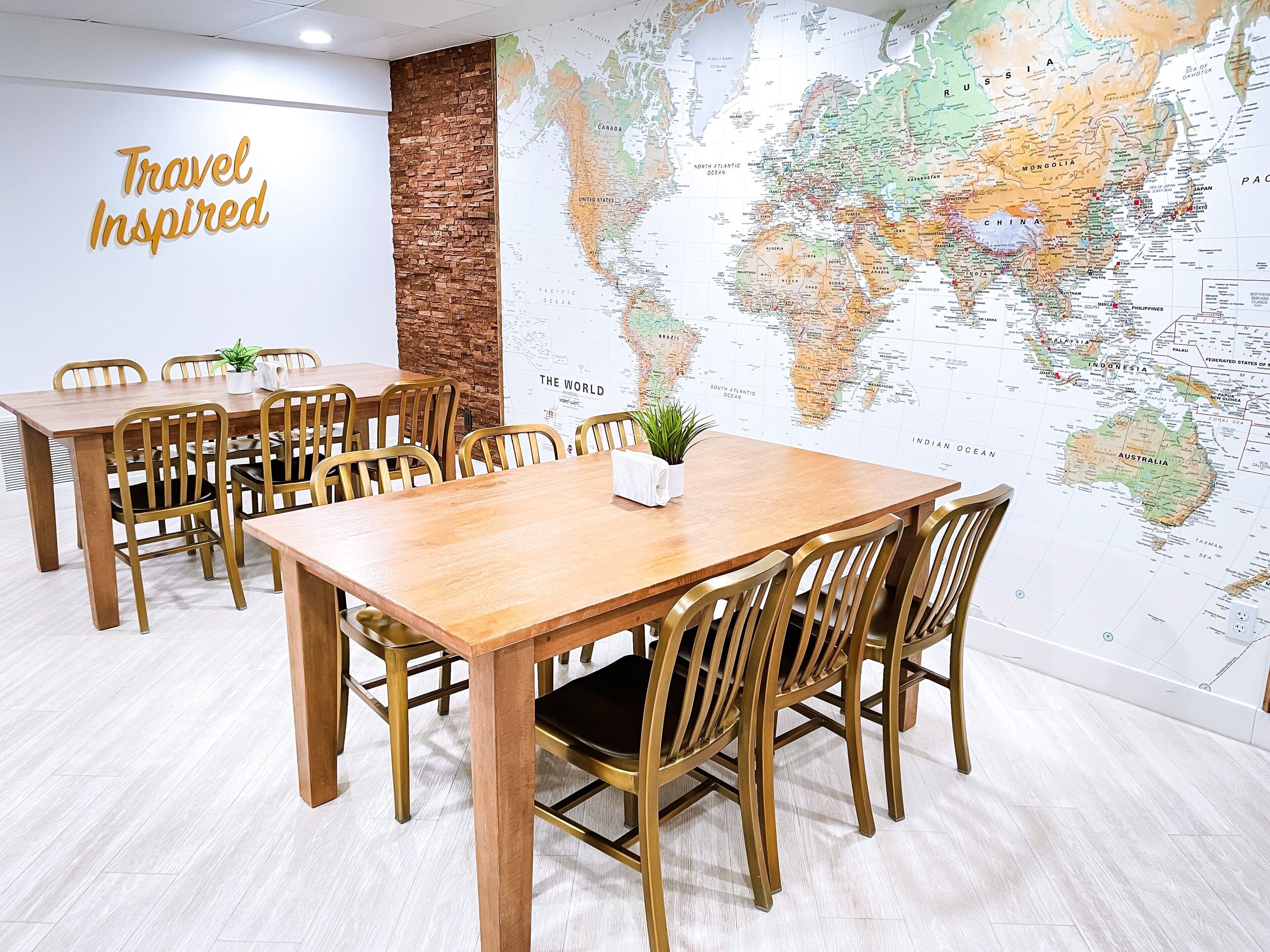 2 restaurants, breakfast served