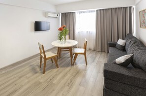 Superior Studio | Premium bedding, down comforters, pillowtop beds, in-room safe - Deco Collection (Buenos Aires)