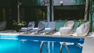 Seasonal outdoor pool