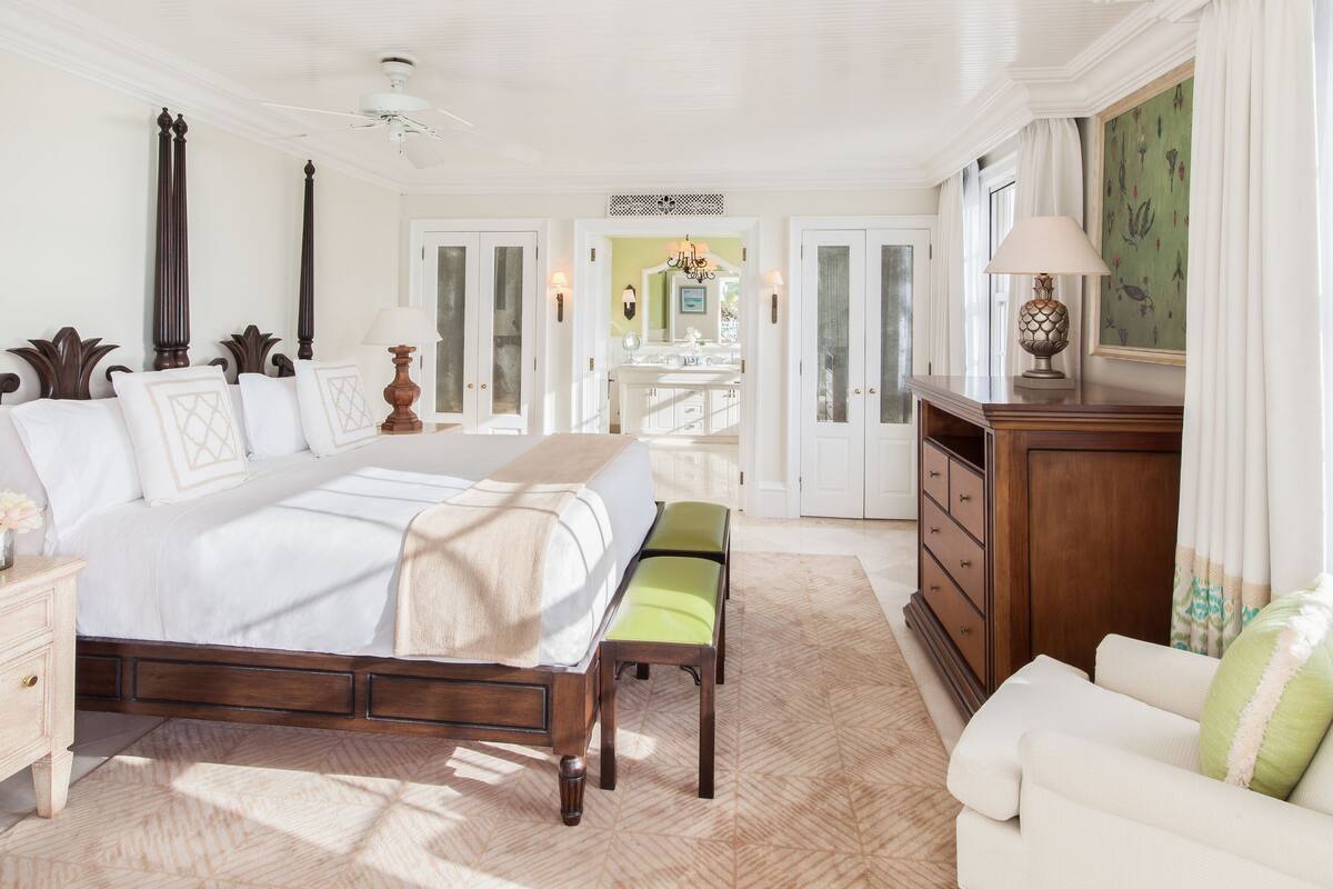 Luxe beddengoed, donsdekens, pillowtop-bedden, een kluis op de kamer