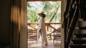 Beachfront room (4 pax) | Terraza o patio