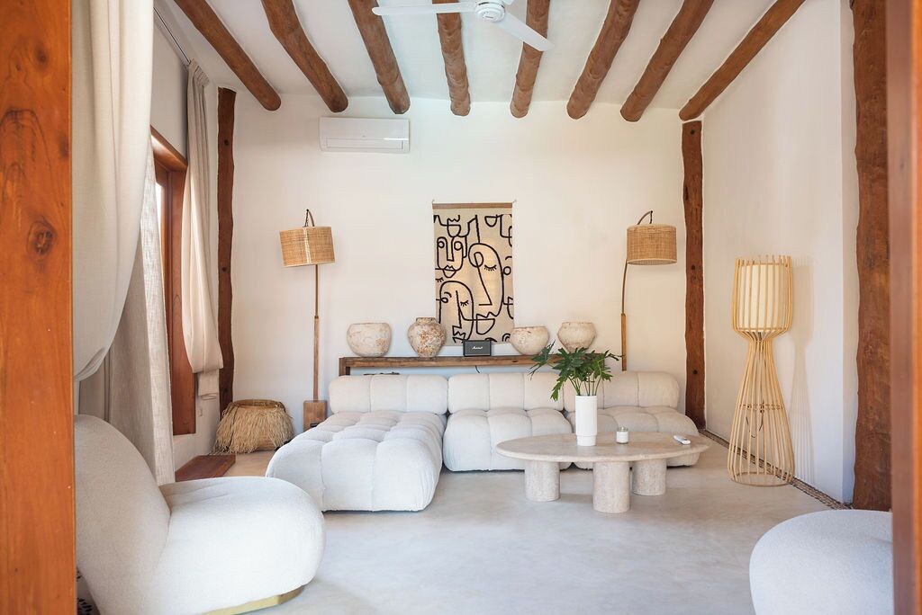 Superior Room | Peti besi dalam bilik, cadar katil 