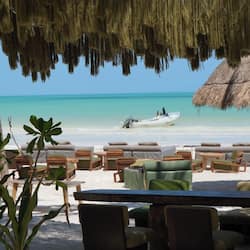3 restaurants, breakfast, lunch, dinner served; Fusion cuisine
