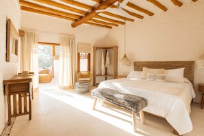 Suite | Coffres-forts dans les chambres, draps fournis