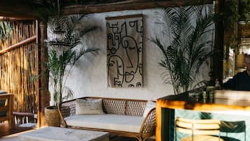 3 restaurants servant le petit déjeuner, spécialités Cuisine fusion