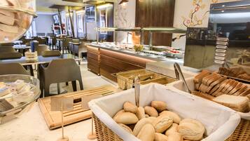 Dagelijks ontbijtbuffet (EUR 10 per persoon)