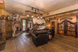 Luxury Villa, 1 King Bed | Premium bedding, in-room safe, individually decorated