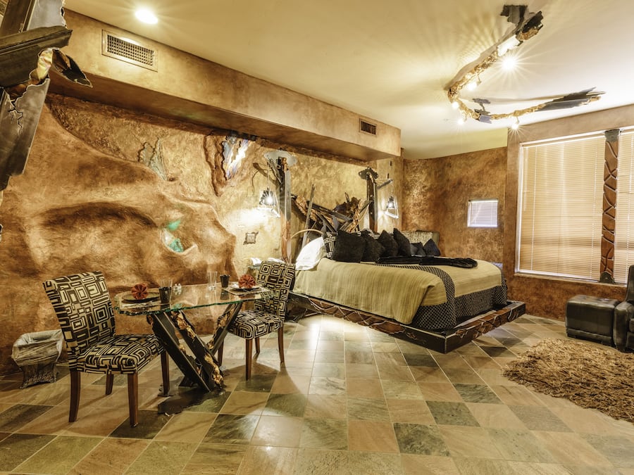 Premium bedding, in-room safe, individually decorated