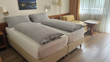 Premium bedding, pillowtop beds, in-room safe, desk