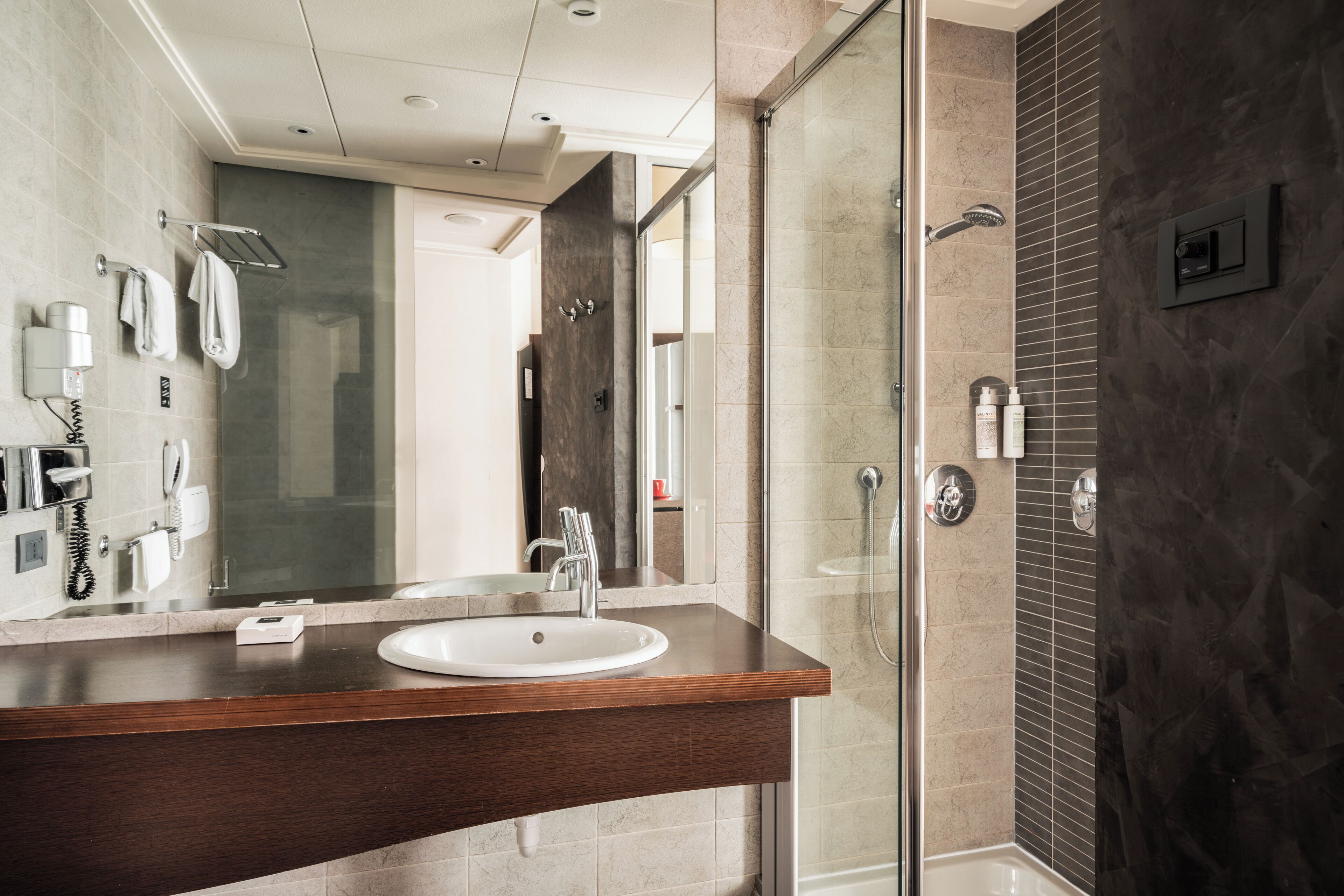 standard double room single use | bathroom | shower, free toiletries, hair dryer, towels