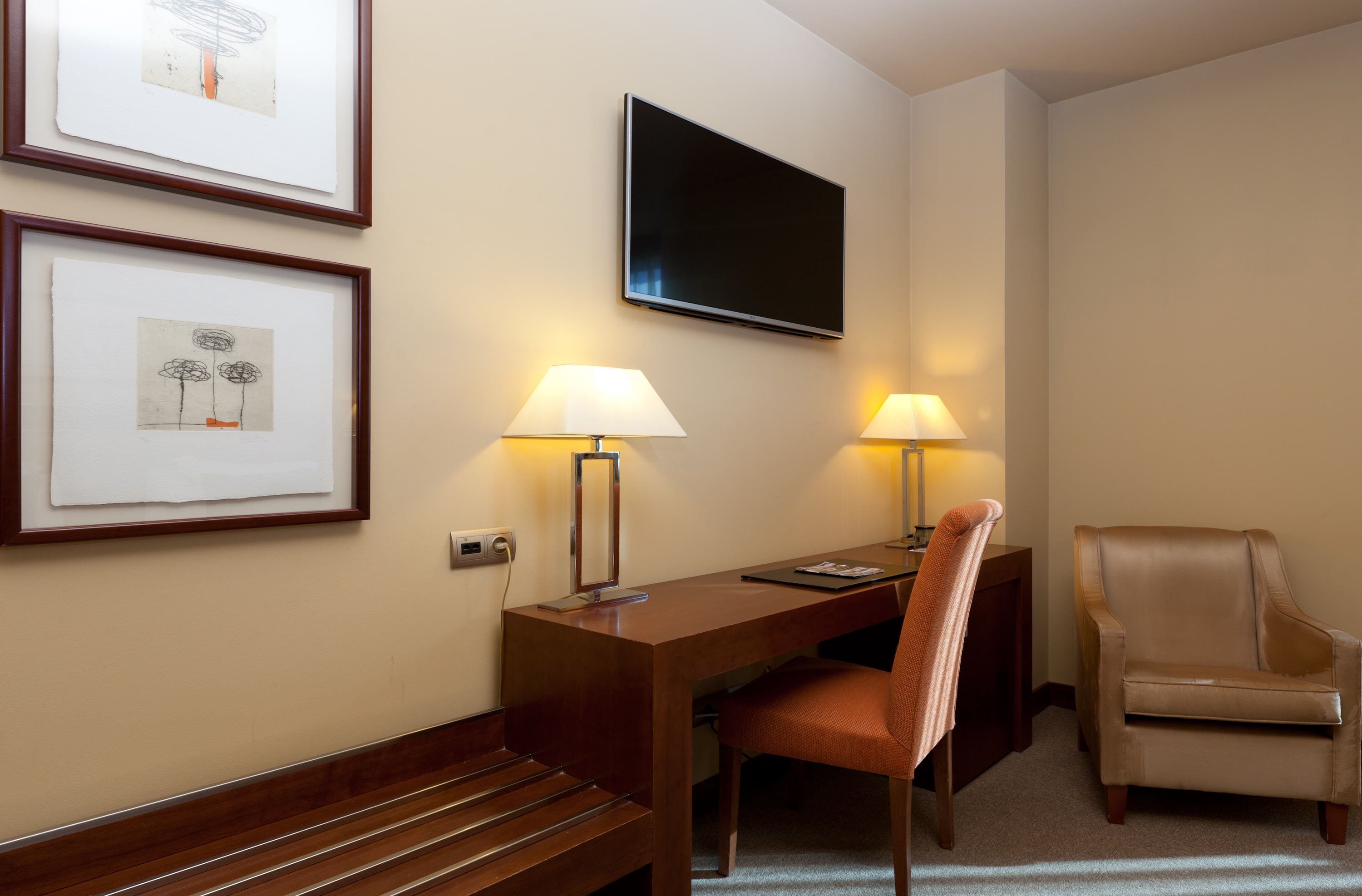 down duvets, minibar, in-room safe, desk