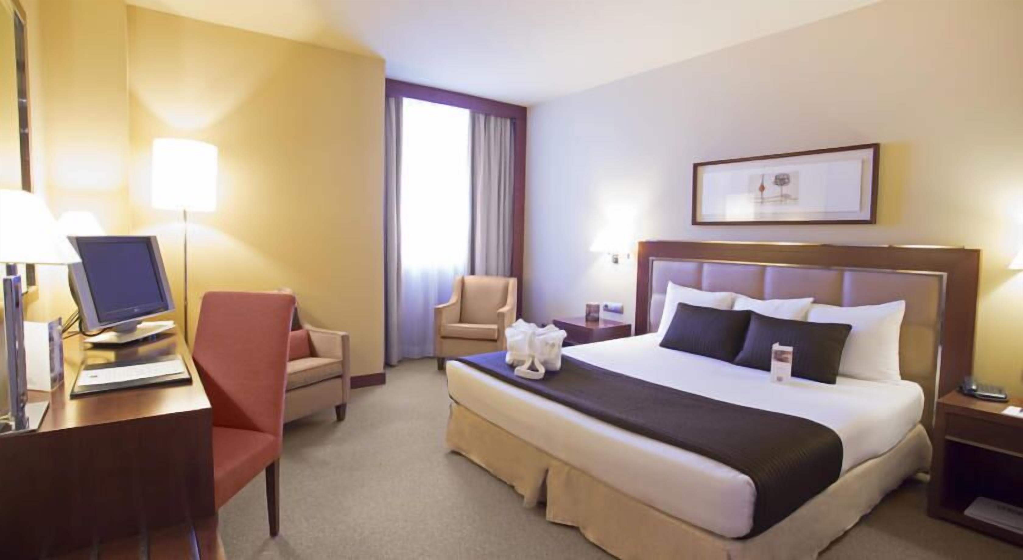 Down comforters, minibar, in-room safe, desk
