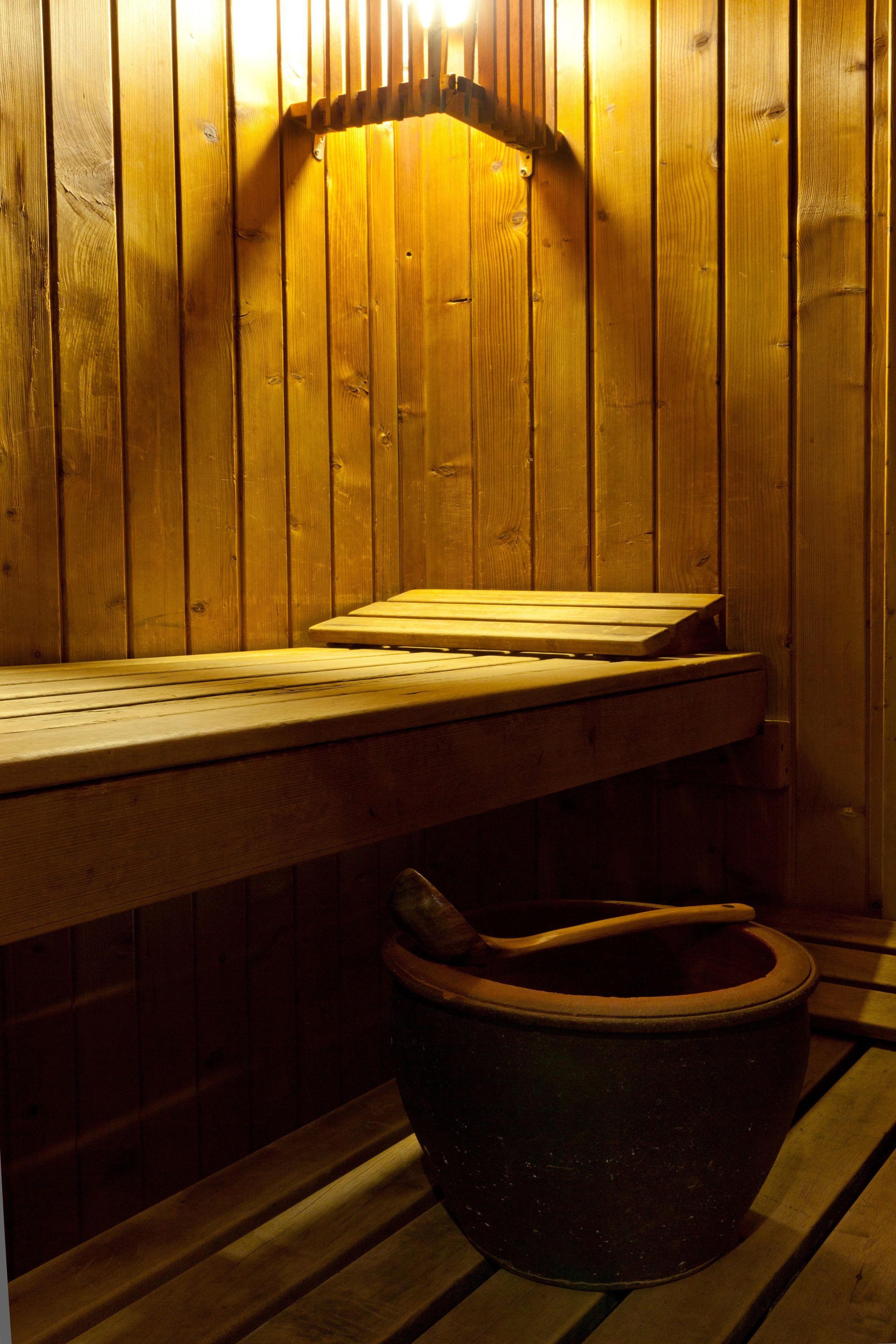 sauna, hot tub, steam room, turkish bath/hammam, body treatments