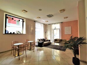 Reception - Venini Hotel (Milan)