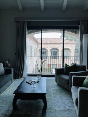 Svit Panoramic | Vardagsrum | Platt-tv och betalfilmer