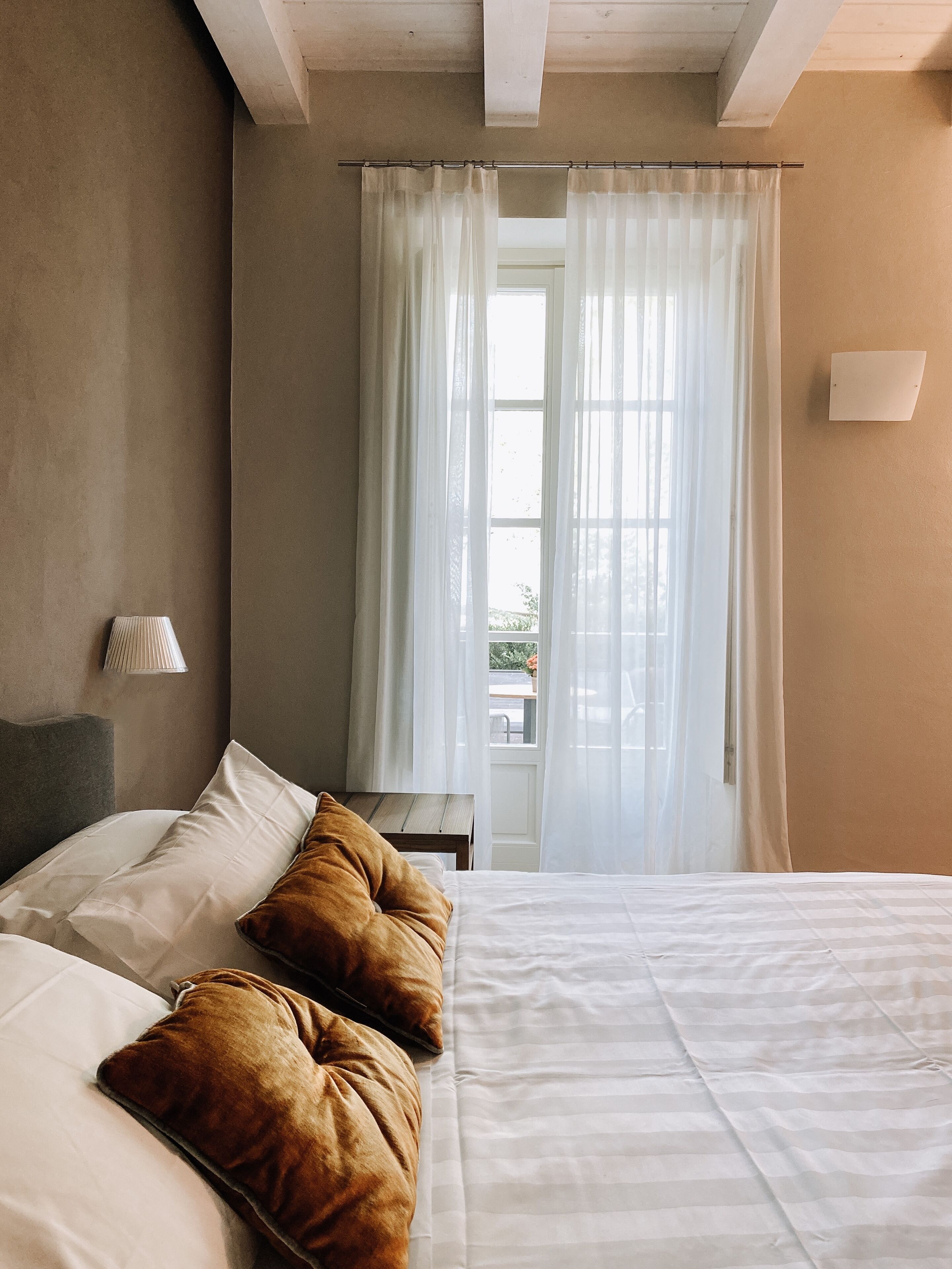 presidential suite, hot tub | premium bedding, down duvets, minibar, in-room safe