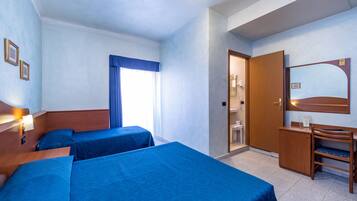 Triple Room | Down comforters, in-room safe, soundproofing, free WiFi