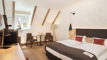 Studio, Courtyard View | Minibar, in-room safe, desk, laptop workspace