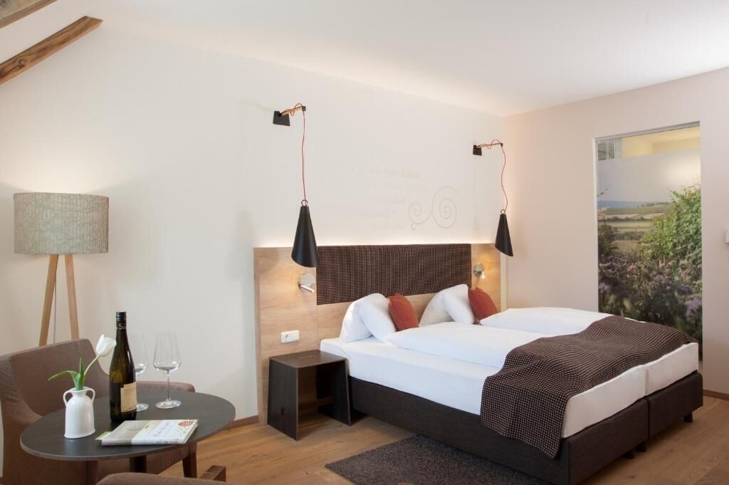 Studio, Courtyard View | Minibar, in-room safe, desk, laptop workspace