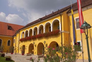 Exterior - Hotel Althof (Retz)