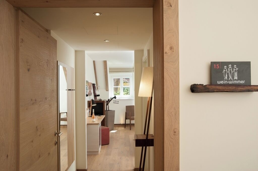 Studio, Courtyard View | Minibar, in-room safe, desk, laptop workspace