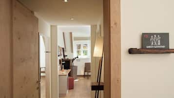 Studio, Courtyard View | Minibar, in-room safe, desk, laptop workspace