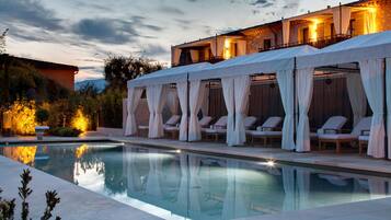 Indoor pool, 3 outdoor pools, pool umbrellas, sun loungers