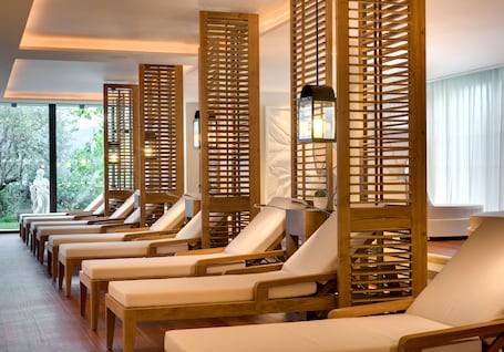 Couples treatment rooms, sauna, hot tub, steam room, Turkish bath