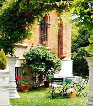 Khuôn viên nơi lưu trú