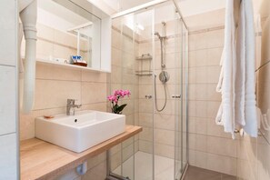 Free toiletries, hair dryer, bidet, towels - Hotel Villa Albertina (Venice)
