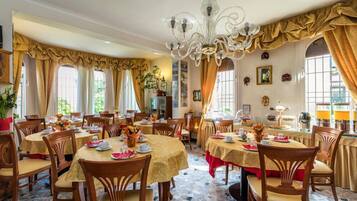 Daily buffet breakfast (EUR 6 per person)