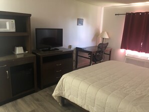 Classic Single Room | Living area | TV