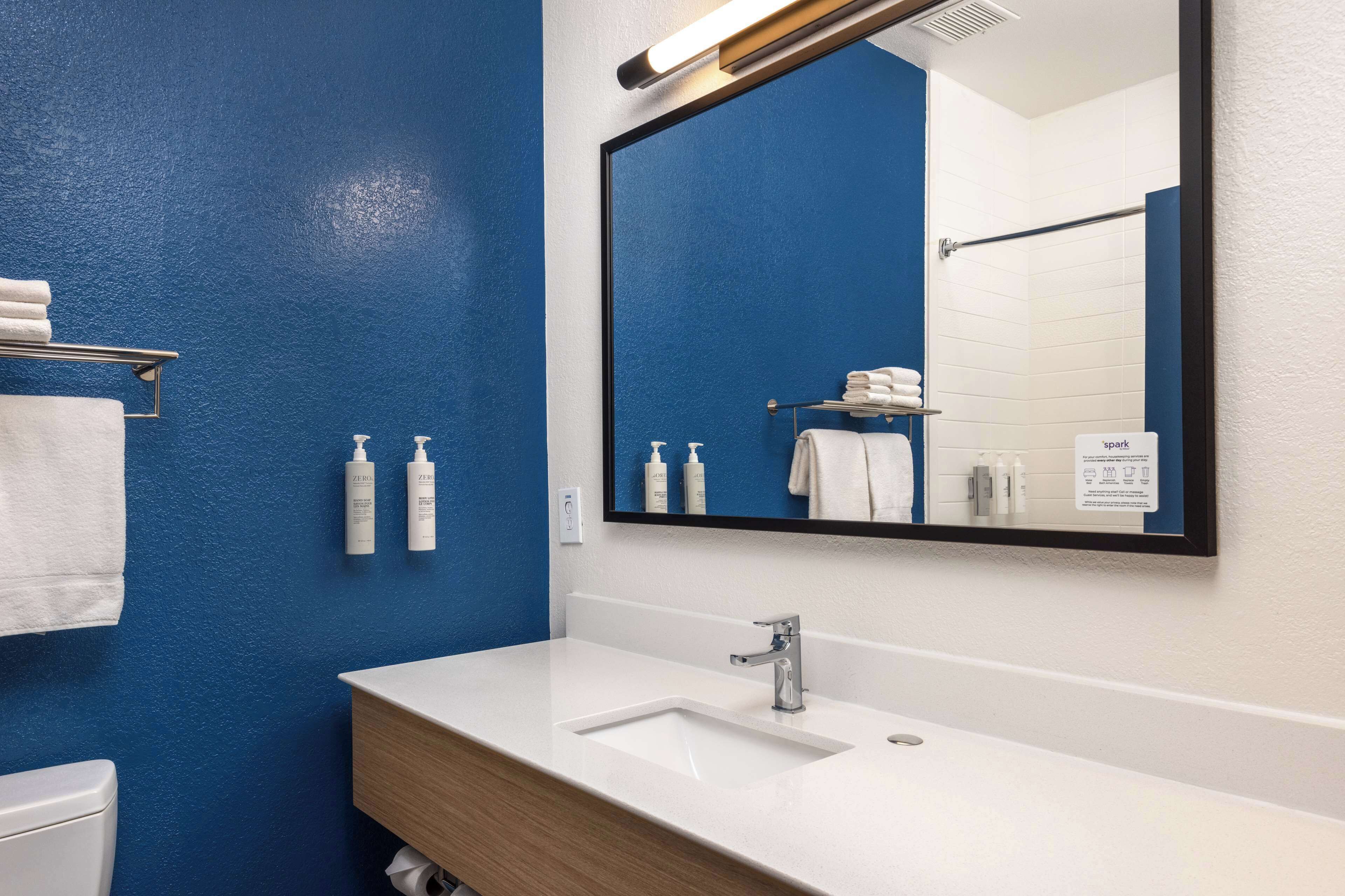 combined shower/bathtub, free toiletries, hair dryer, towels