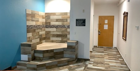 Escritorio, tabla de planchar con plancha y cunas gratuitas