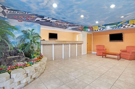 Lobby. Super 8 by Wyndham Daytona Beach