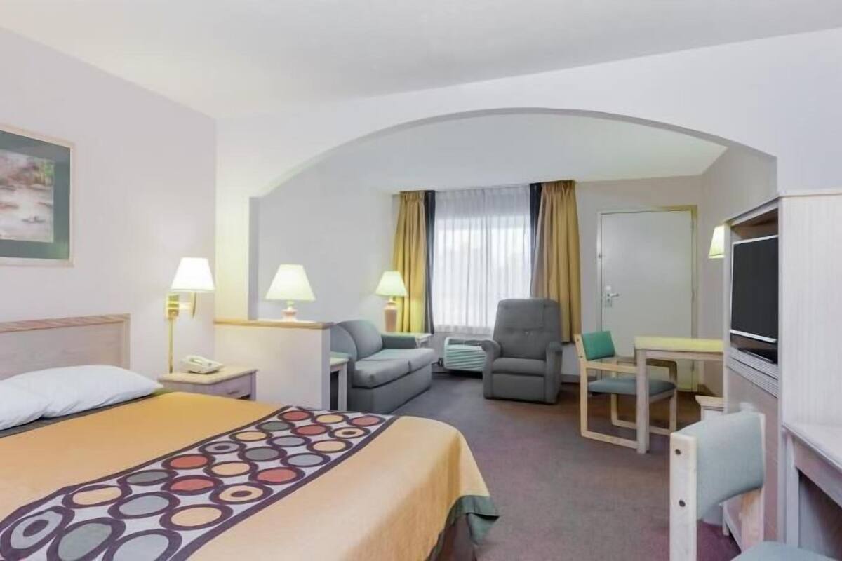 Individually decorated, individually furnished, desk, laptop workspace