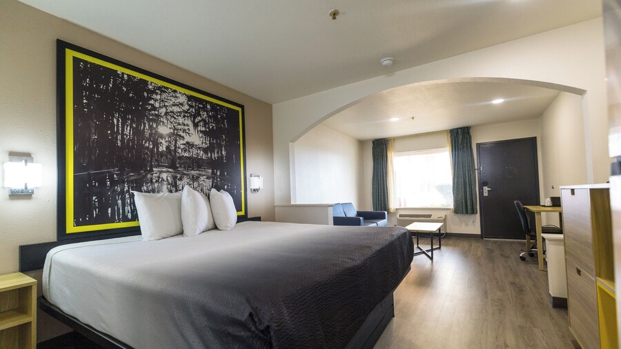 Super 8 by Wyndham Jasper TX