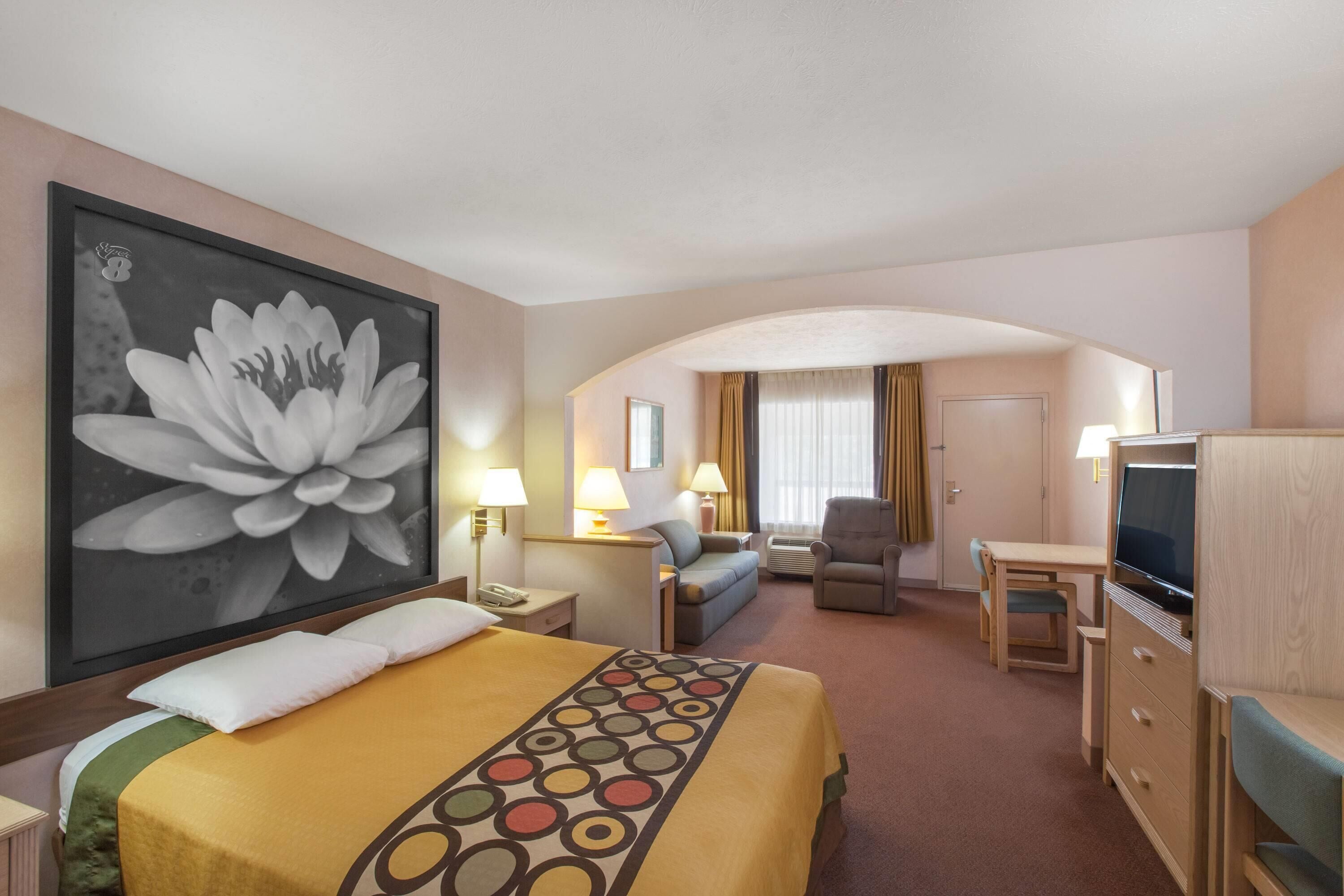 Decoración personalizada, muebles diferentes y escritorio 