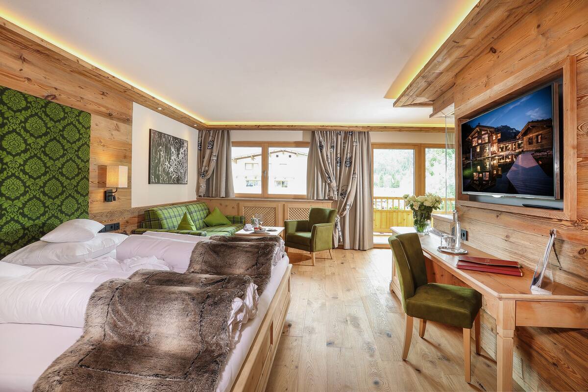 Suite (Wellness) | Premium bedding, down comforters, in-room safe, desk