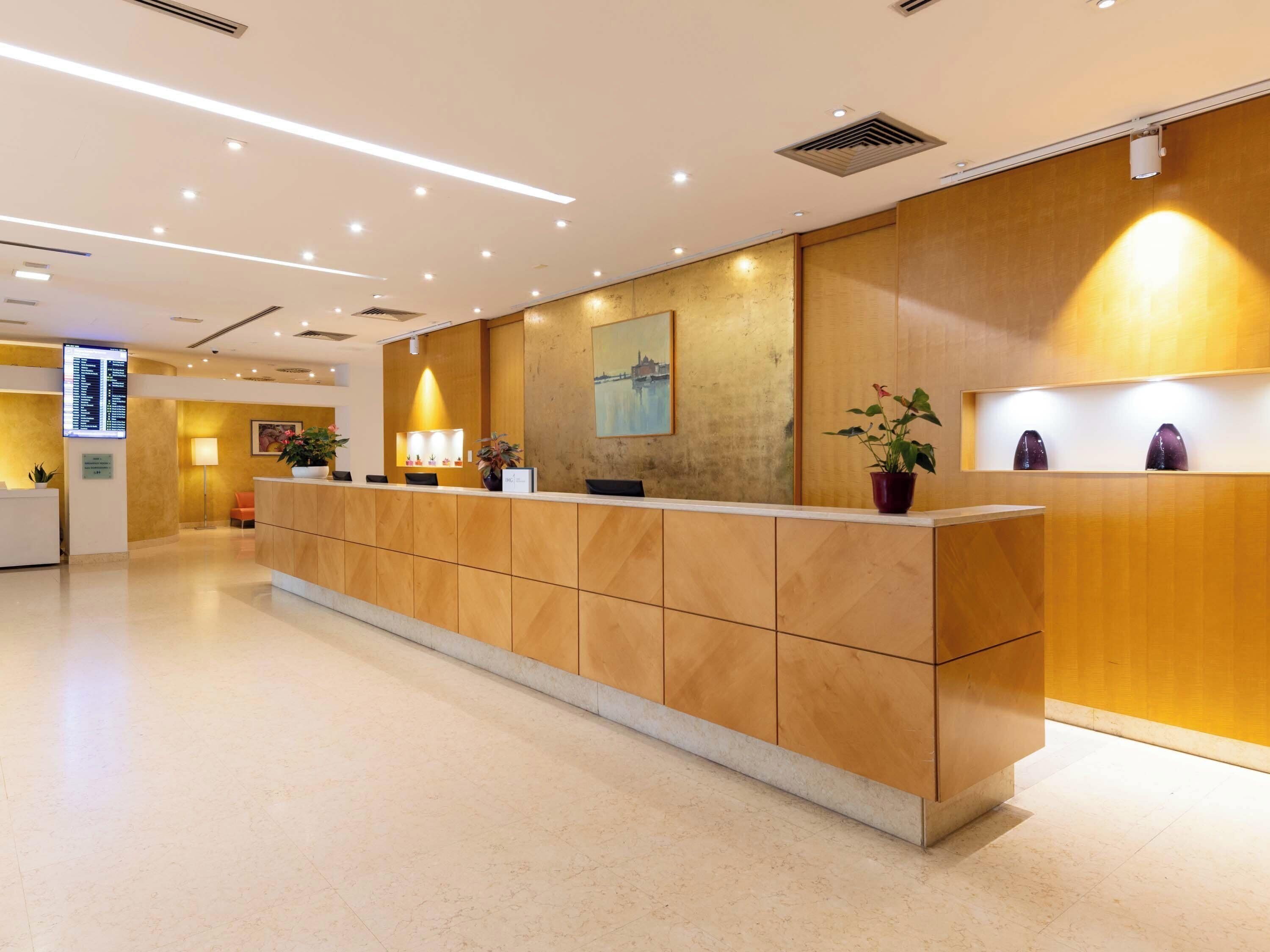 Photo - Crowne Plaza Venice East by IHG